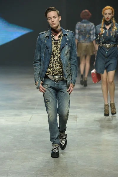Look 52